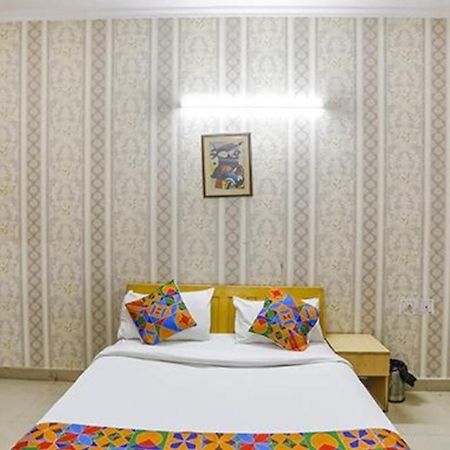 Hotel Fabexpress Ap International Noida Zewnętrze zdjęcie