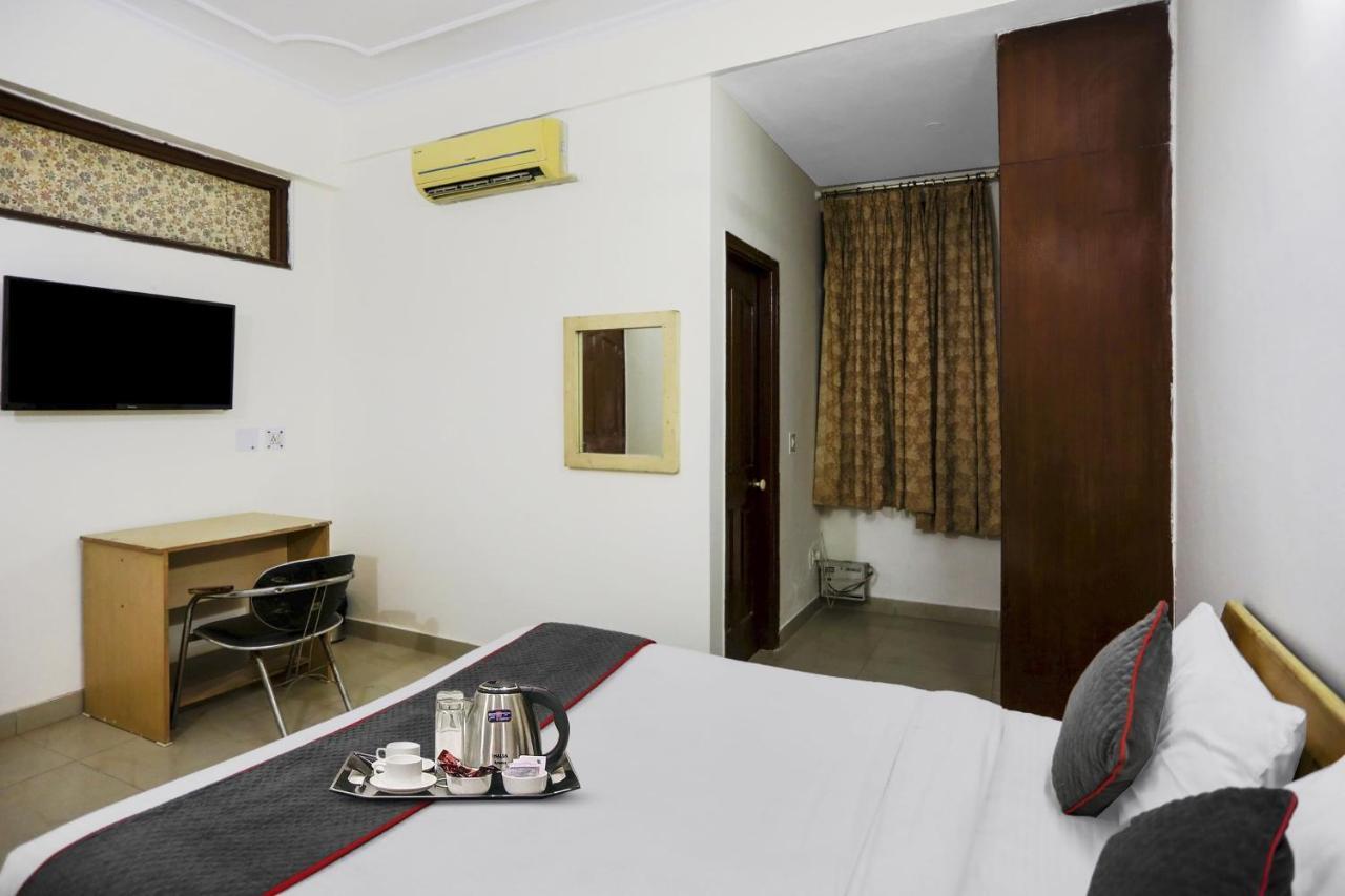 Hotel Fabexpress Ap International Noida Zewnętrze zdjęcie