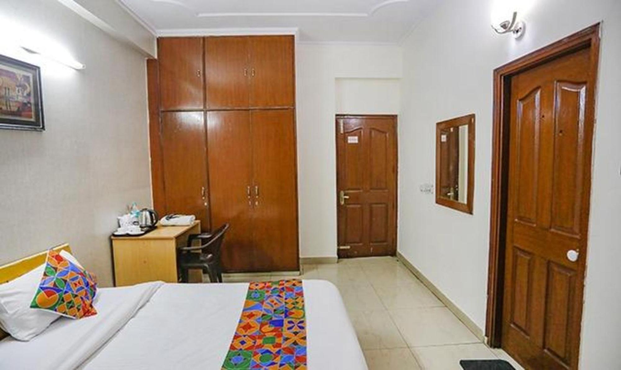 Hotel Fabexpress Ap International Noida Zewnętrze zdjęcie