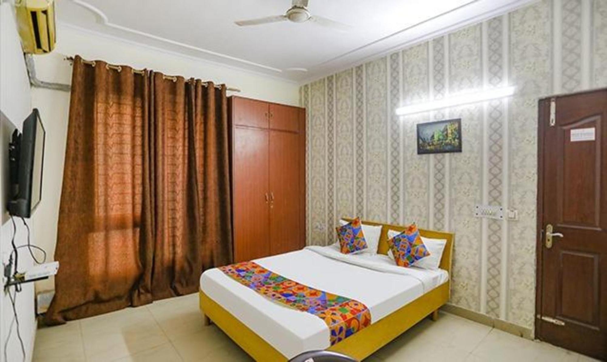 Hotel Fabexpress Ap International Noida Zewnętrze zdjęcie