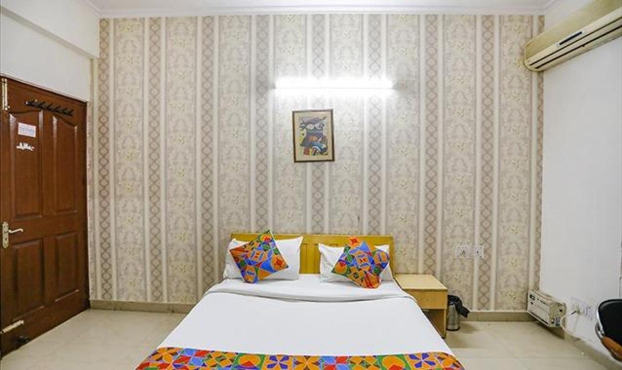 Hotel Fabexpress Ap International Noida Zewnętrze zdjęcie
