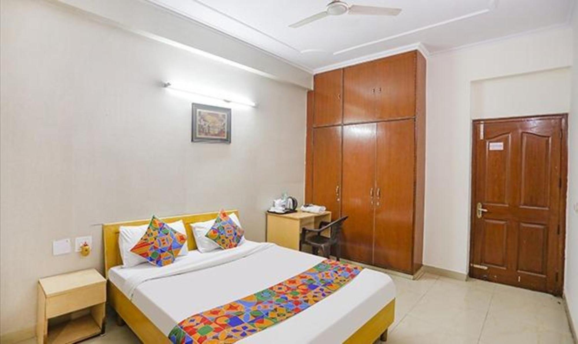 Hotel Fabexpress Ap International Noida Zewnętrze zdjęcie
