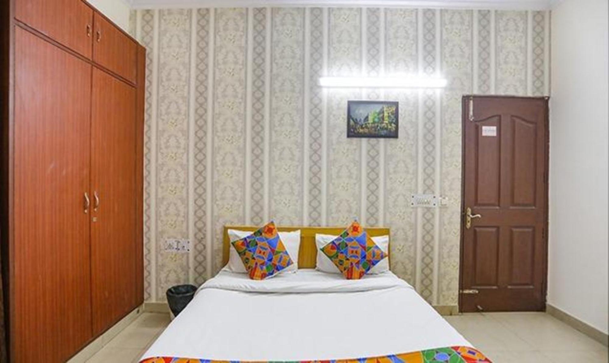 Hotel Fabexpress Ap International Noida Zewnętrze zdjęcie